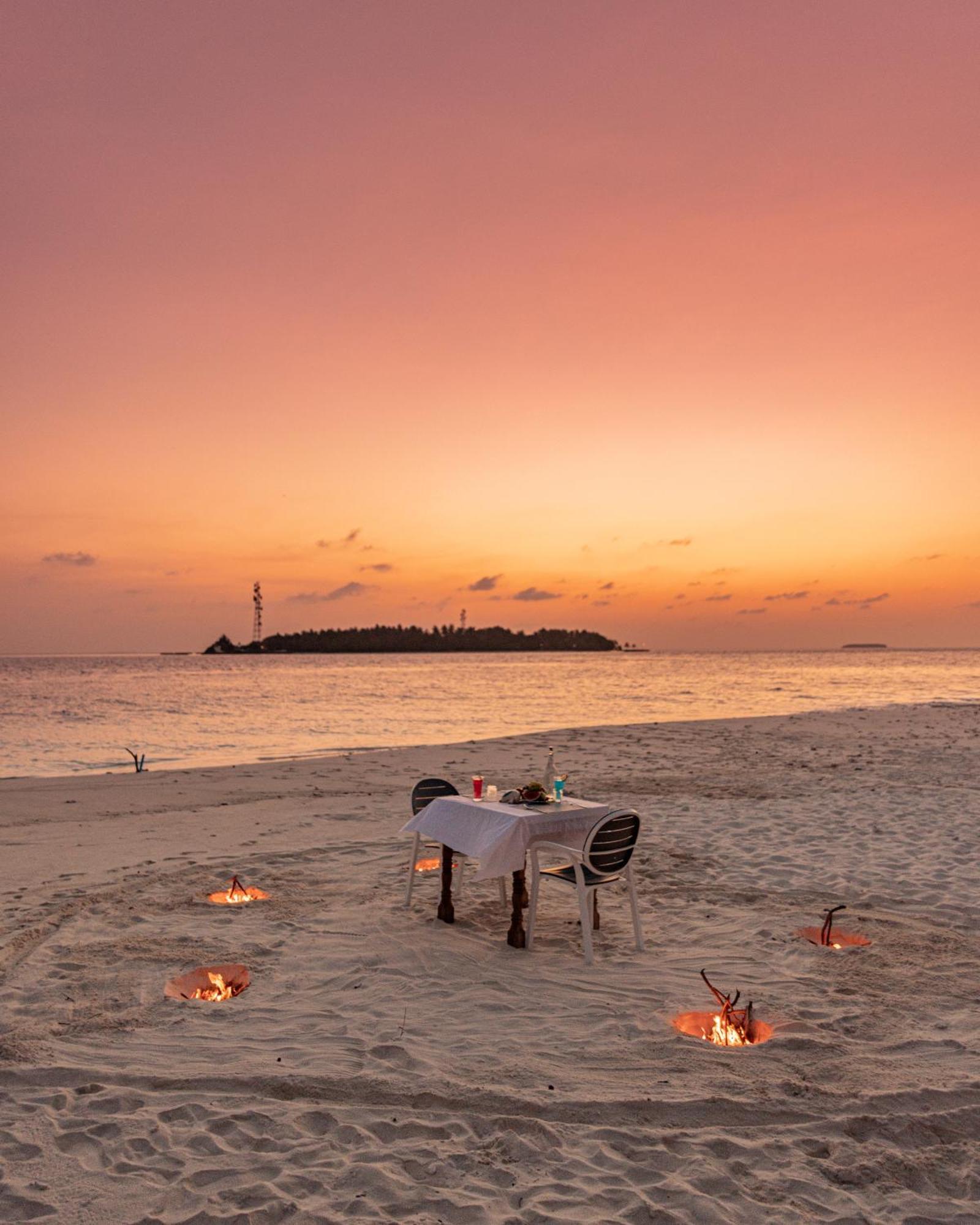 Dhoani Maldives Guesthouse Kendhoo Exteriör bild